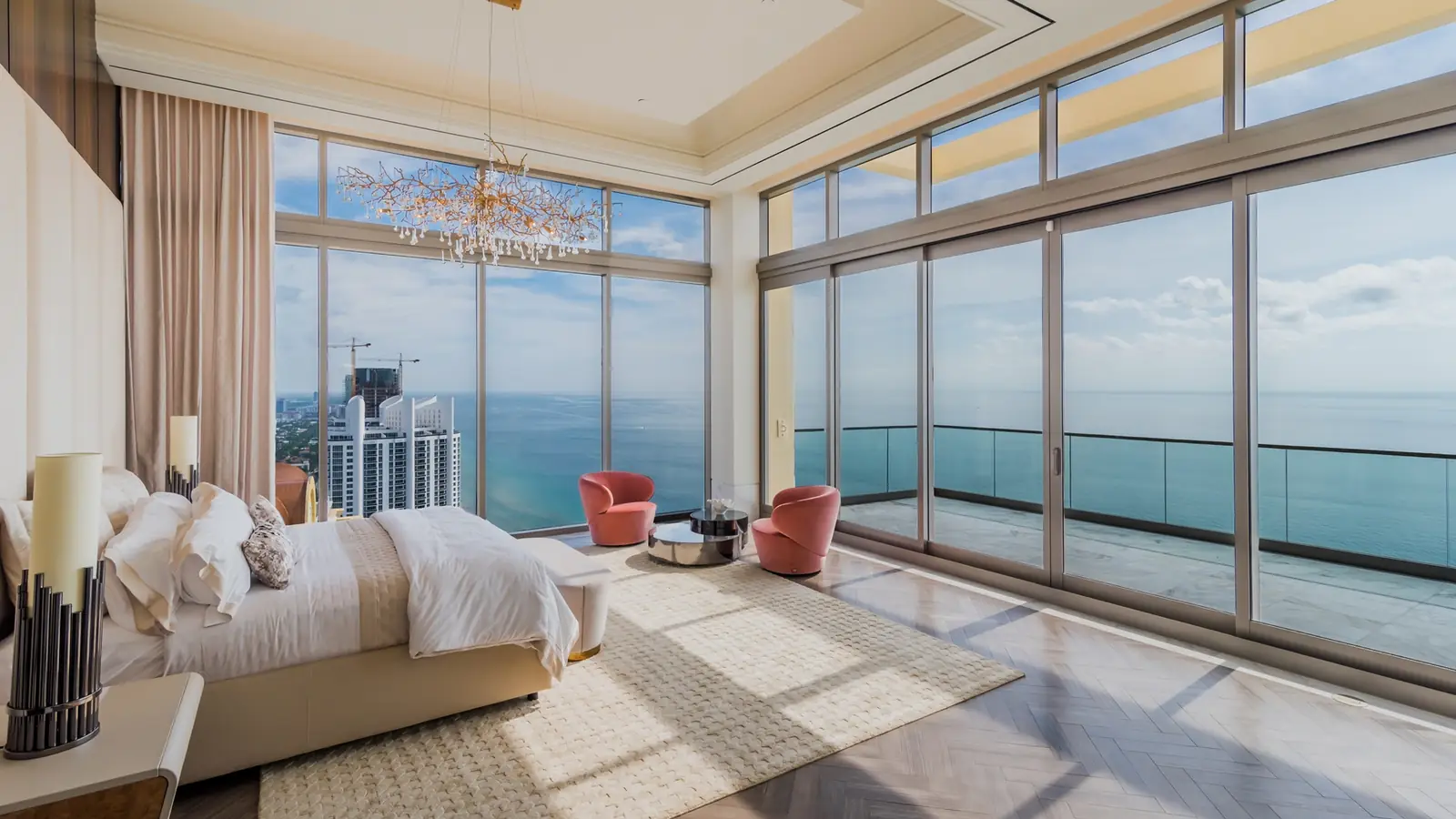 Palazzo Del Cielo penthouse, bedroom with ocean view